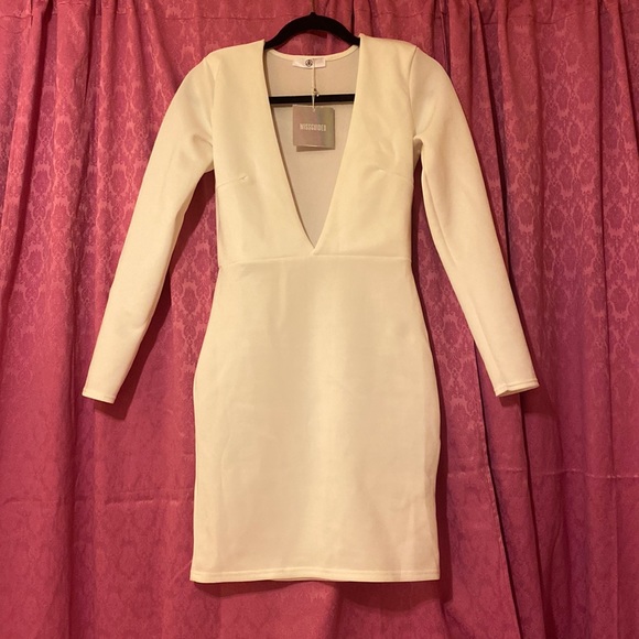 New ! White Dress - Picture 1 of 3